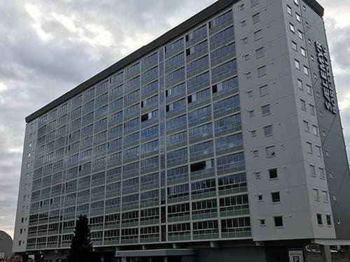 Balco Systemet Access er en tilleggsfunksjon til innglassingssystemene Twin/Sight og brukes ved innglassing av svalganger og entrébalkonger.