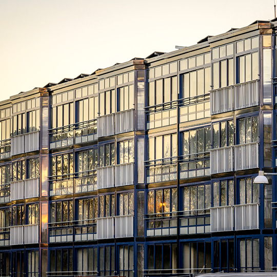 Balco har levert innglassede balkonger, varmepumper og solceller til Bjørgene I Borettslag – en investering i bokvalitet og energieffektivitet.