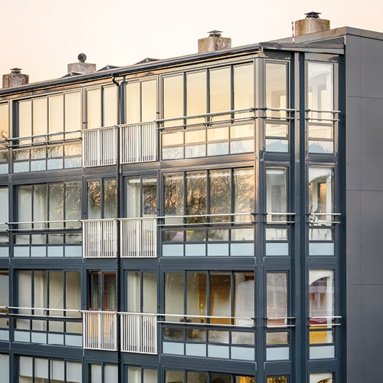 Innglassede balkonger og energieffektivisering hos Bjørgene II Borettslag fra Balco AS. balco-no.creativelabs.mk