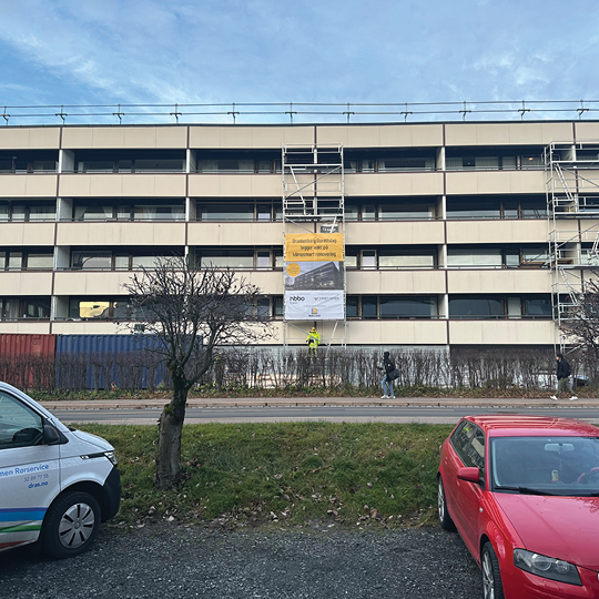 Fasaden før Balco AS startet renoveringen.