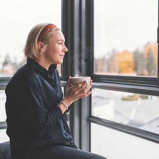 Med en innglasset balkong fra Balco kan uterommet brukes året rundt – uansett vær. Oppdag fordelene med innglassede balkonger fra Balco. 